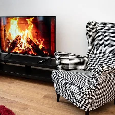 Black Gold Kingdom Apartment *