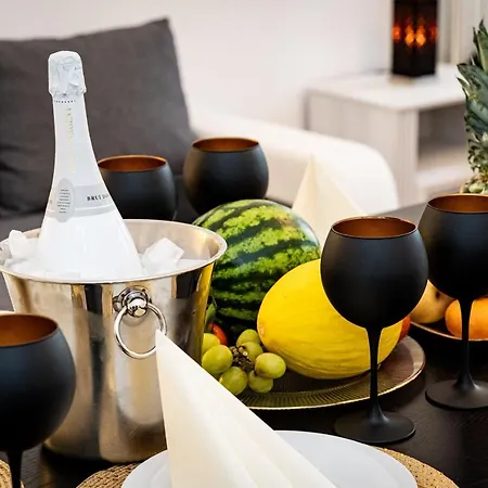 Apartment Black Gold Kingdom